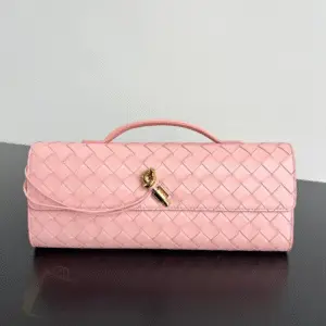 Bottega Veneta Andiamo Clutch